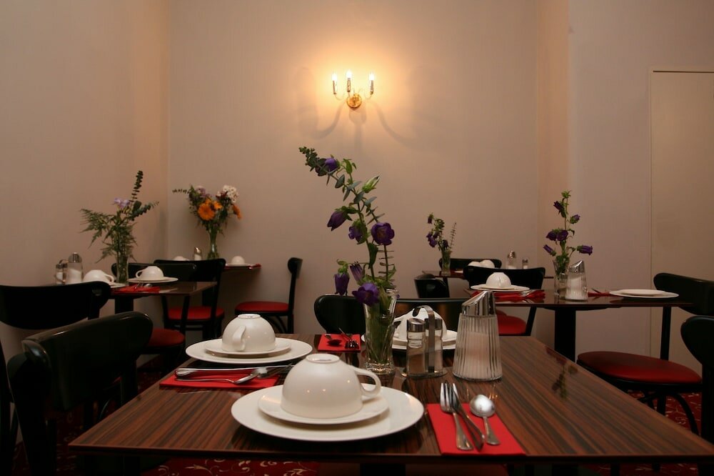 Фото Hotel Pension Baron am Schottentor