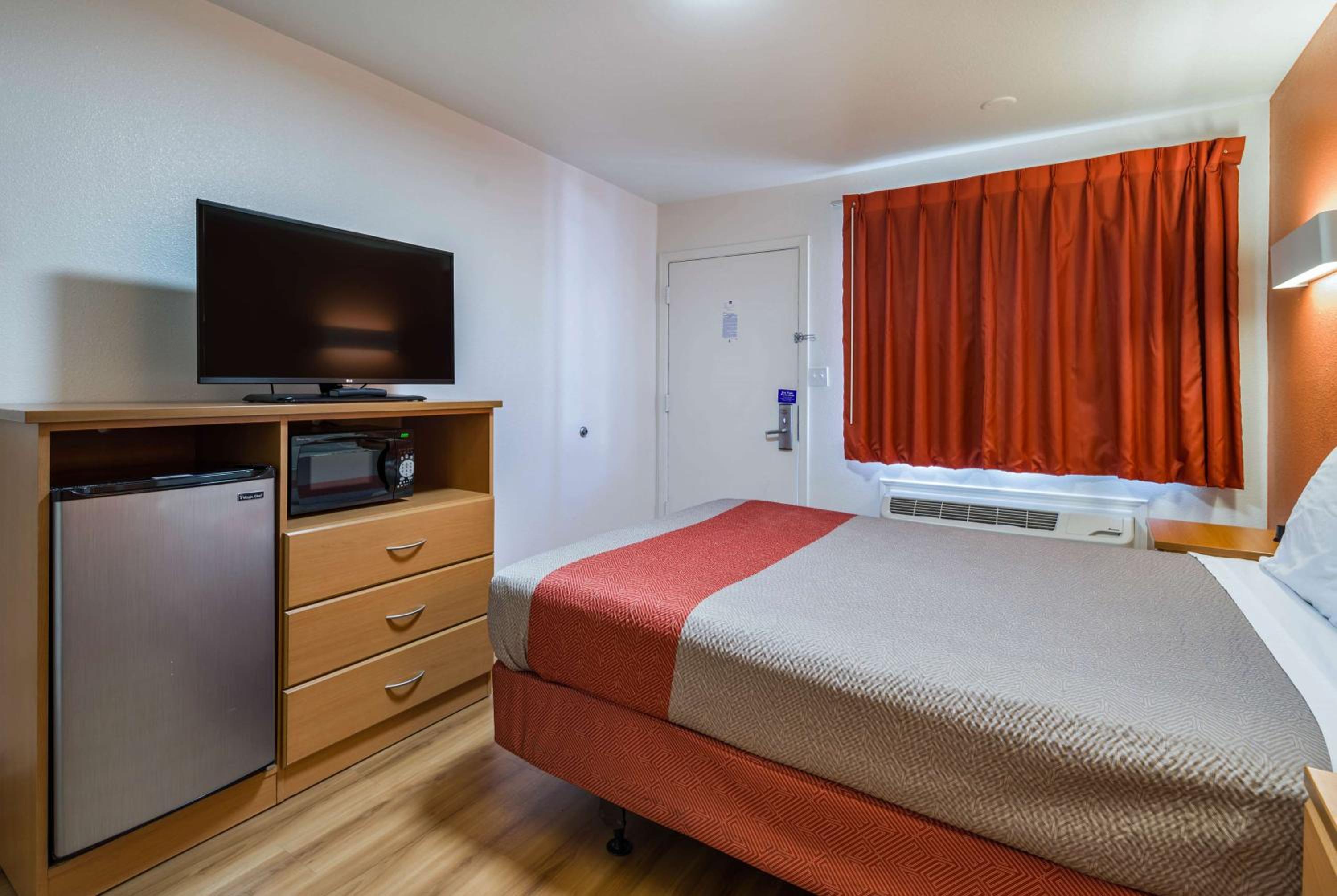 Фото Motel 6 Concord Ca