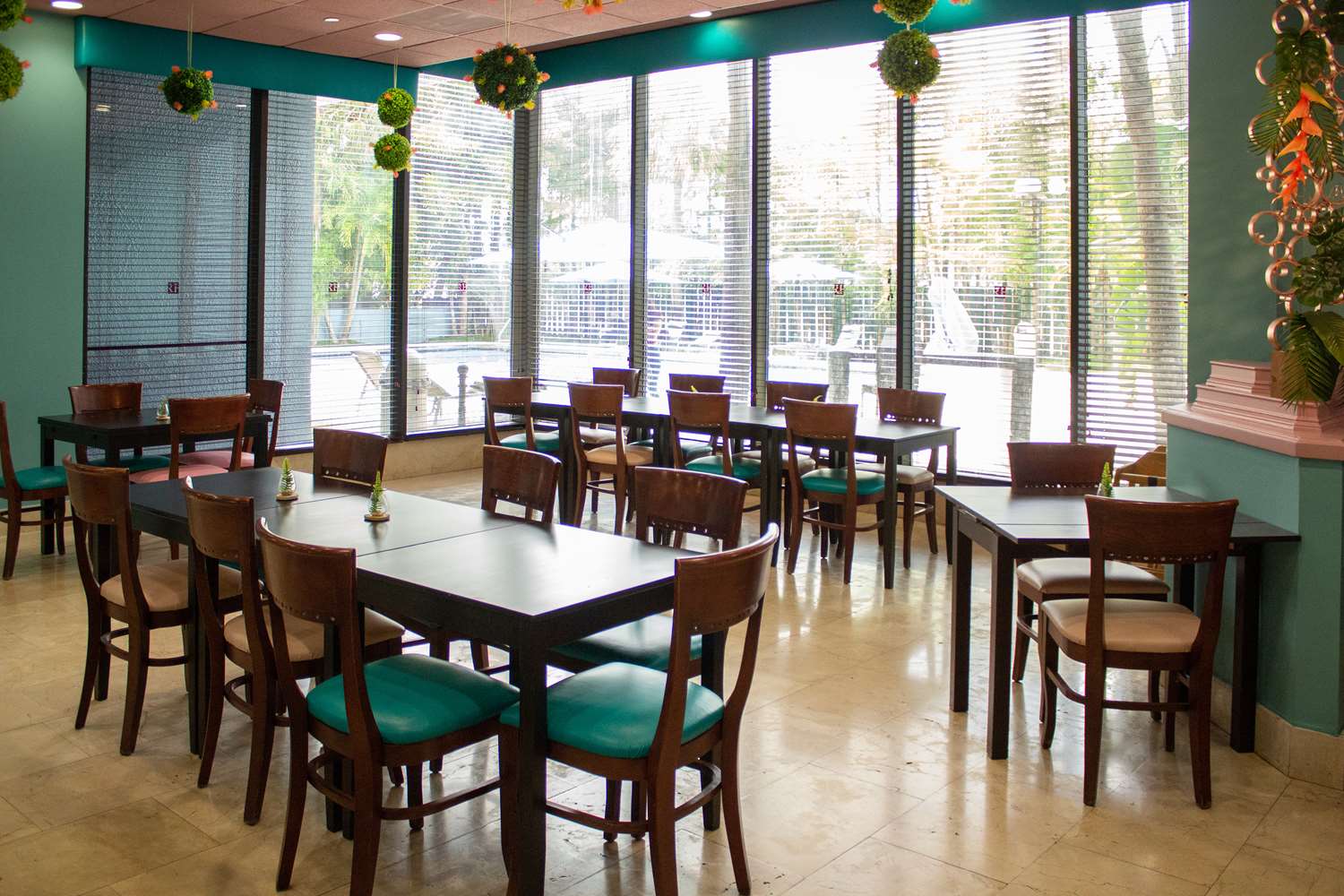 Фото Regency Miami Airport