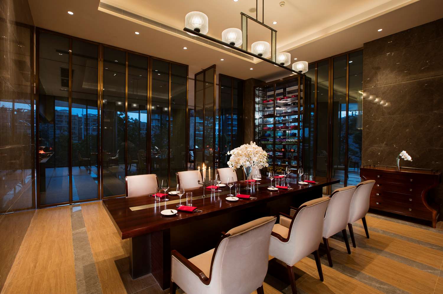 Фото Hilton Wuhan Riverside