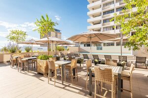 Гостиница Hilton Garden Inn Windhoek