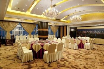 Фото Golden Port Hotel