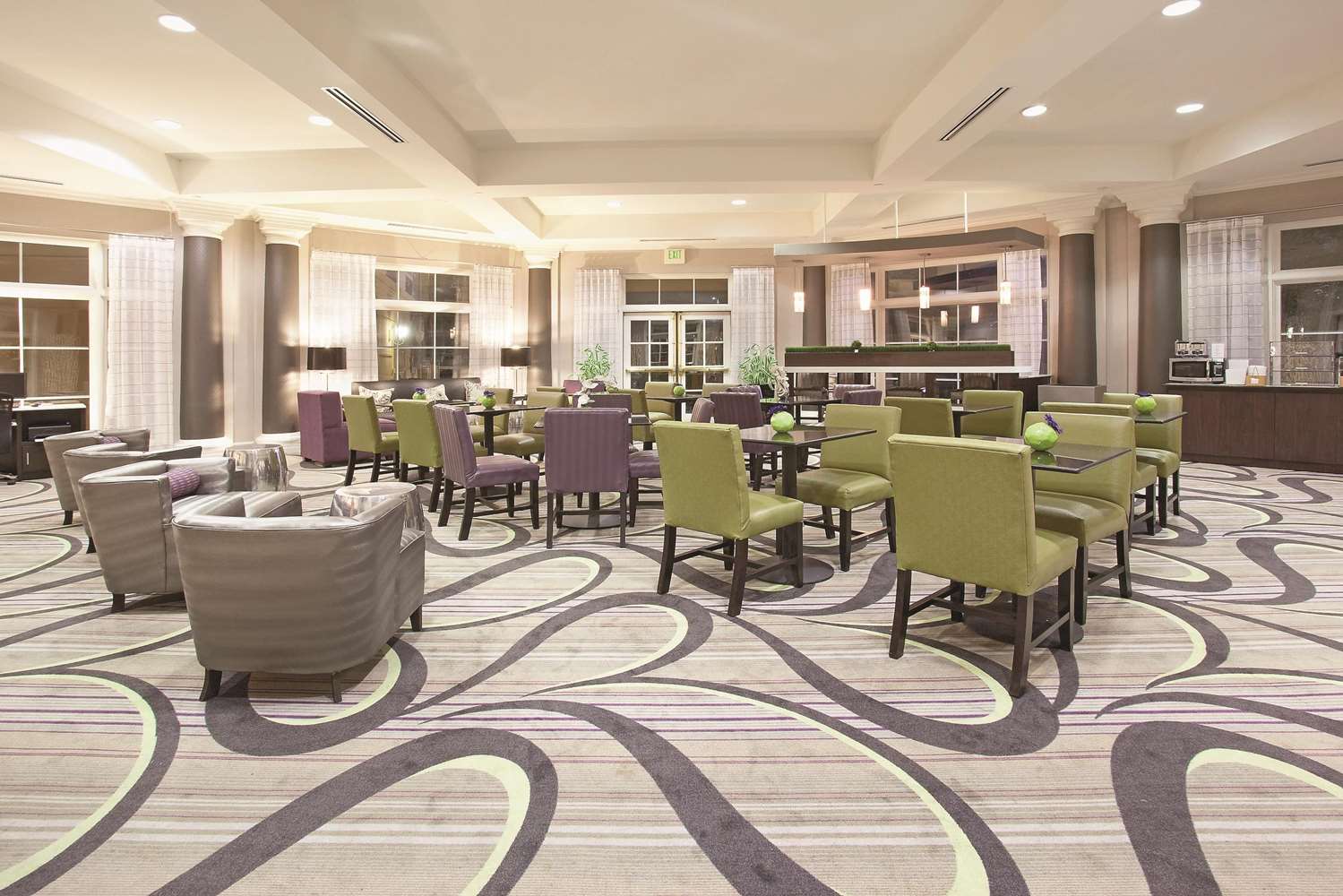 Фото La Quinta Inn & Suites by Wyndham Pueblo