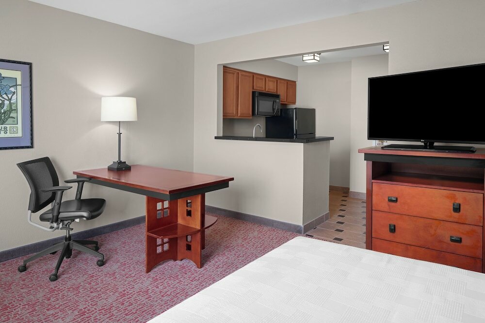 Фото Larkspur Landing South San Francisco - An All-Suite Hotel