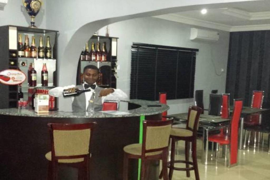 Фото L'avalon Hotel and Suites