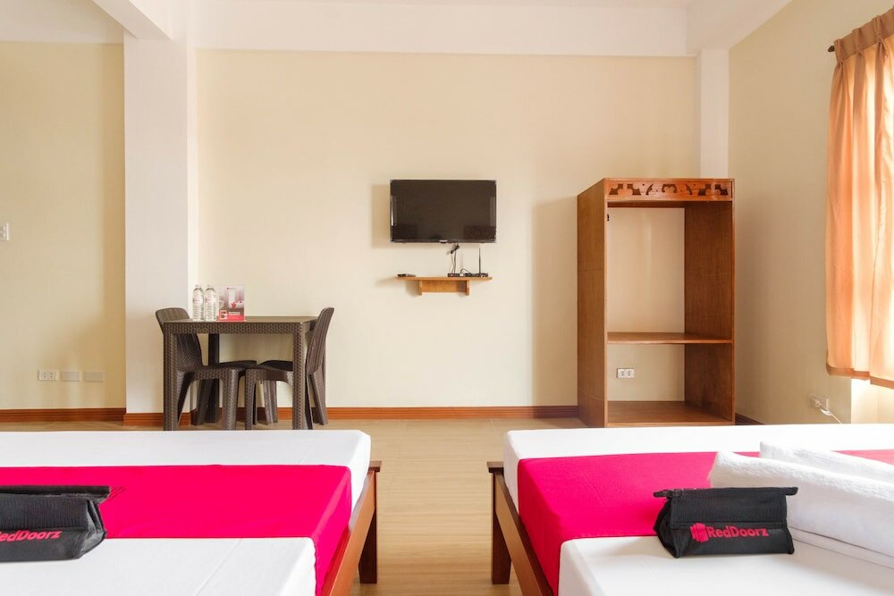 Фото RedDoorz Plus near Johnson and Johnson Paranaque