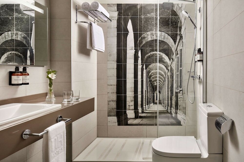 Фото Nh Madrid Zurbano