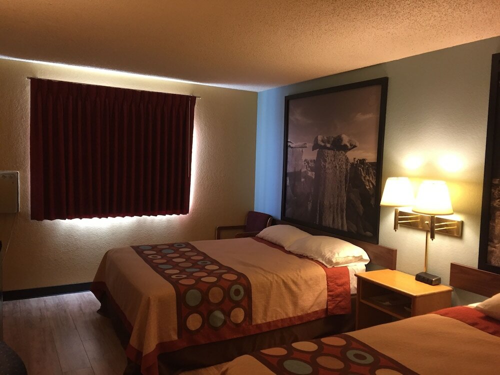 Фото Super 8 by Wyndham Raton