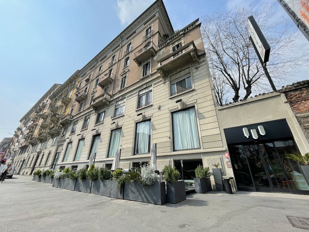 Фото отеля 2