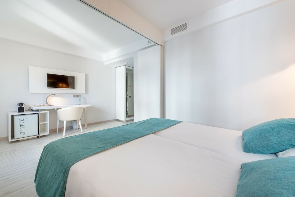 Фото Hotel Kyrat Amarac - Adults Only