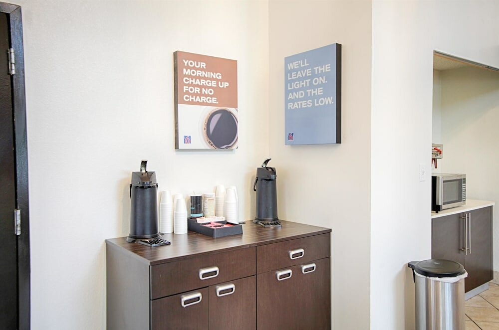 Фото Motel 6 Albany, Ny