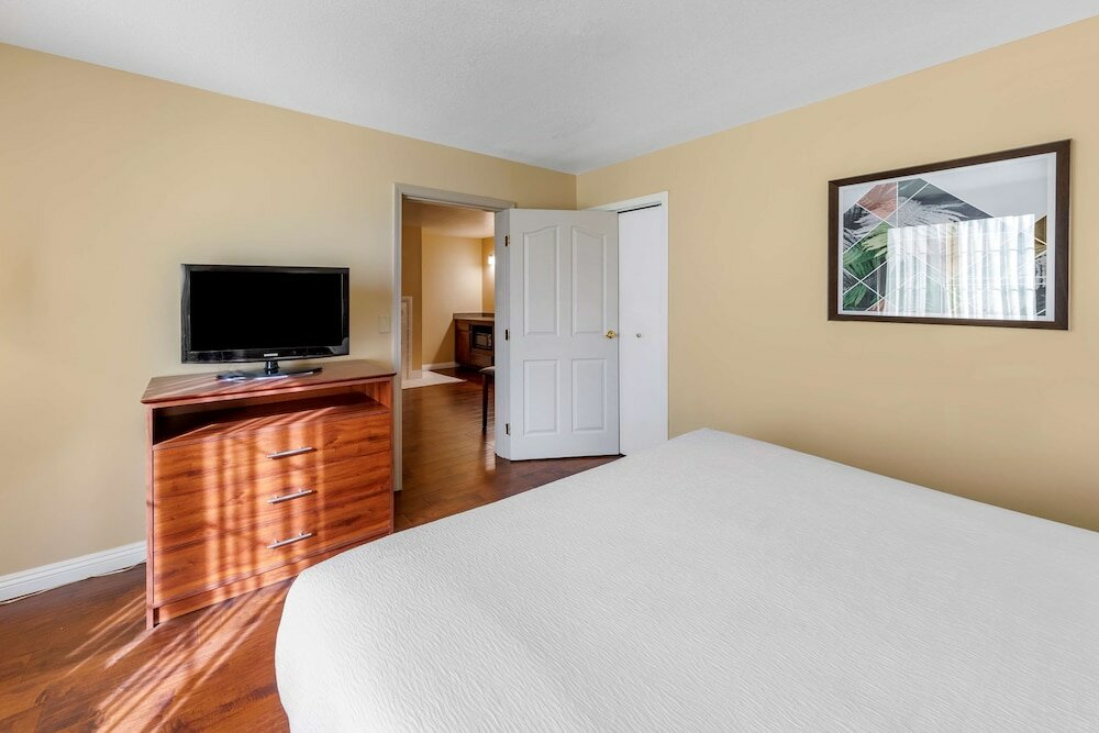 Фото Best Western Plus John Jay Inn & Suites