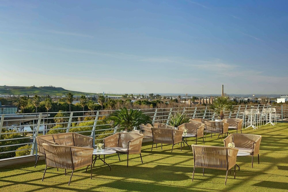 Фото NH Sevilla Plaza de Armas