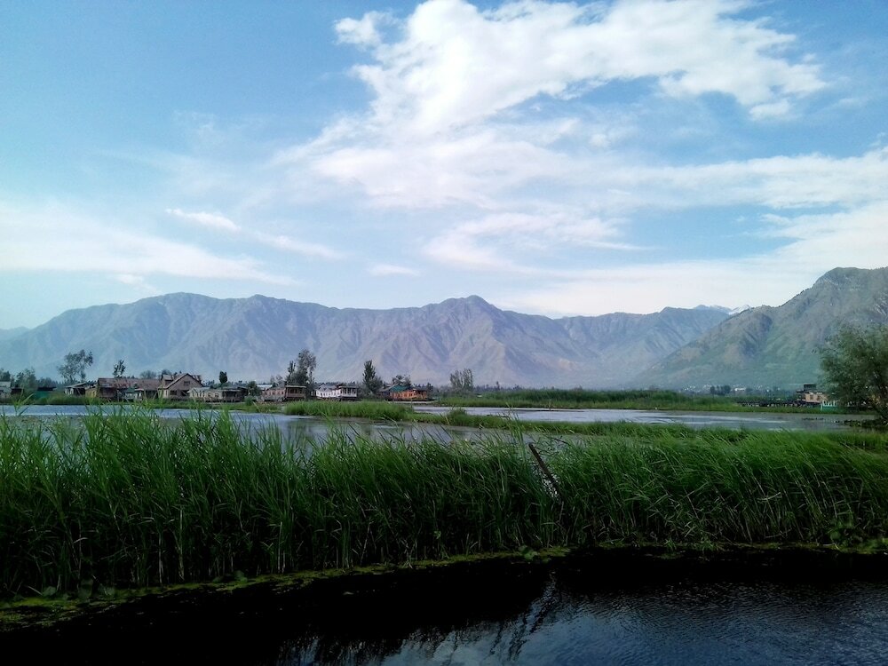 Фото Houseboat Zaindari Palace