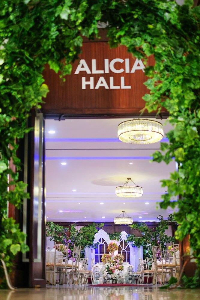 Фото Golden Prince Hotel and Suites