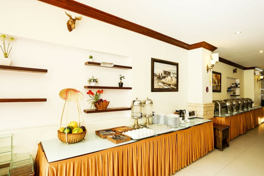 Фото Seventeen Saloon Hotel