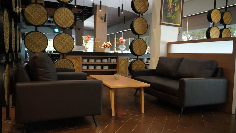 Фото Opi Indah Hotel