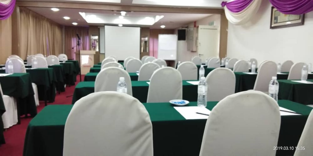 Фото Sutera Hotel