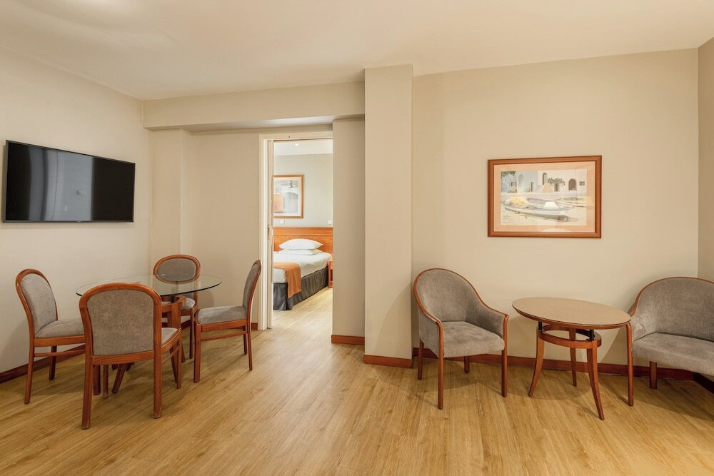 Фото Holiday Inn Thessaloniki Hotel