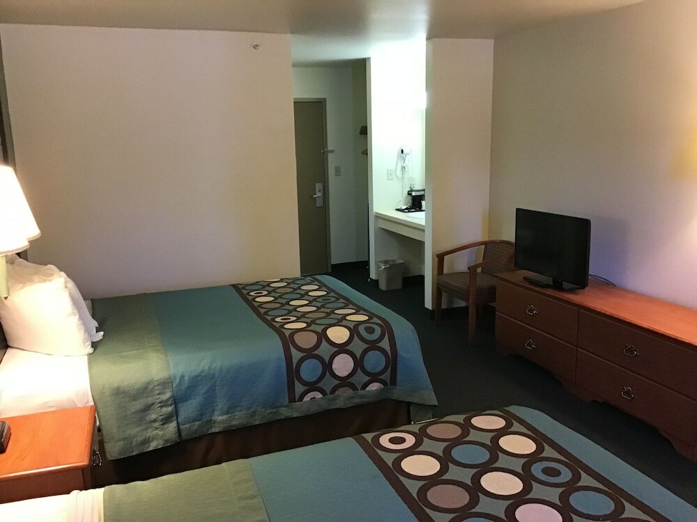 Фото Super 8 by Wyndham Salmon