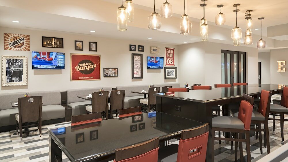 Фото Holiday Inn Indianapolis Airport, an Ihg Hotel