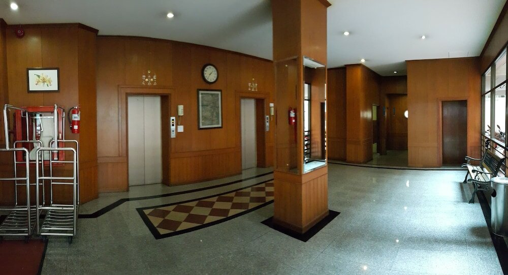 Фото Dynasty Inn Hotel