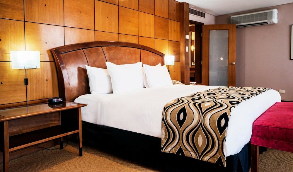 Фото Crown Hotel