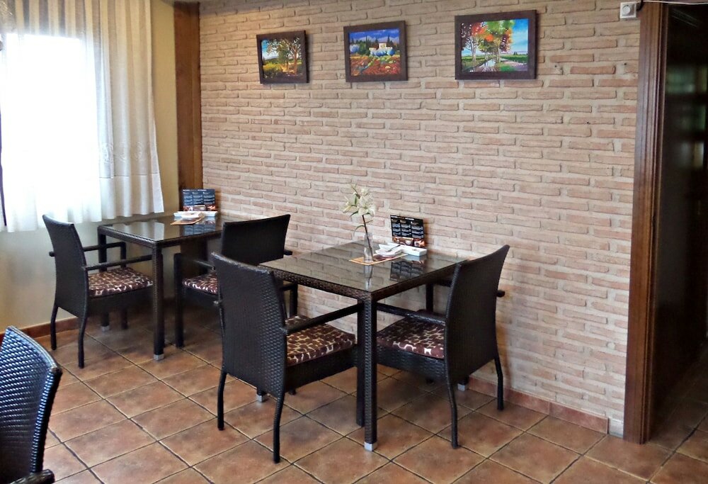 Фото Hotel Medina de Toledo