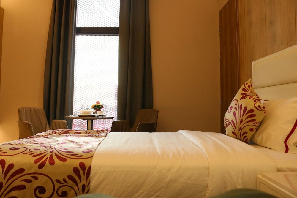 Фото Red Hotel Cubao, Quezon City