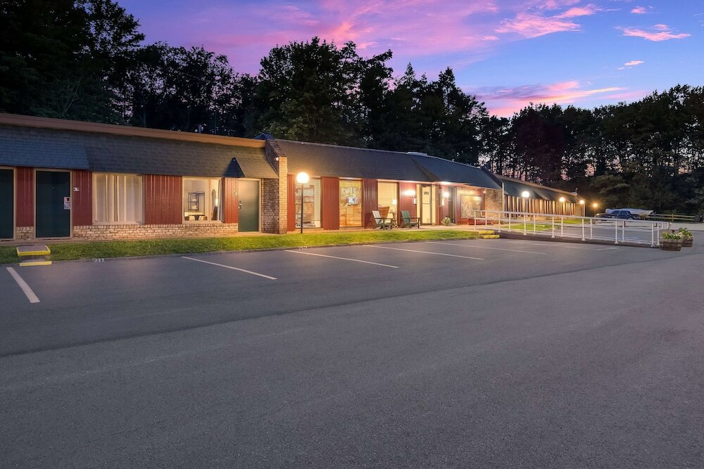 Фото Travelodge by Wyndham Emlenton