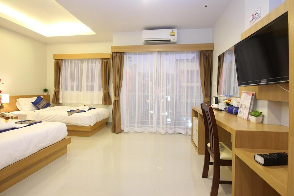 Фото отеля 2