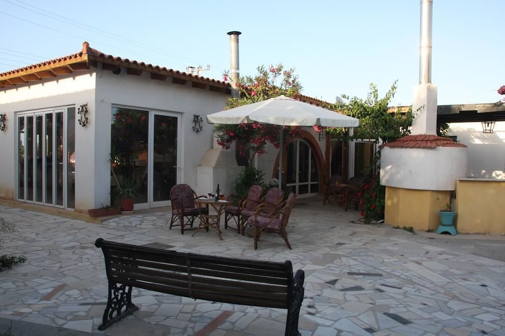 Фото Violetta Hotel