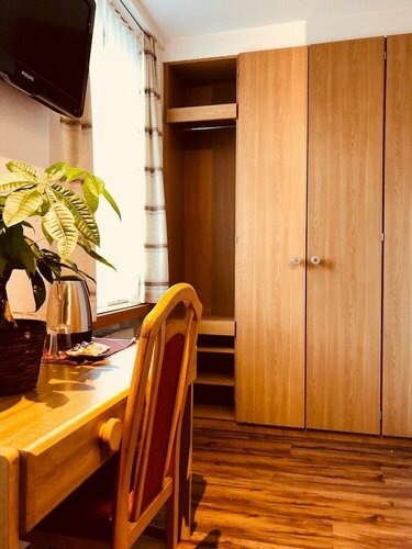 Гостиница Hotel Toscana в Интерлакене