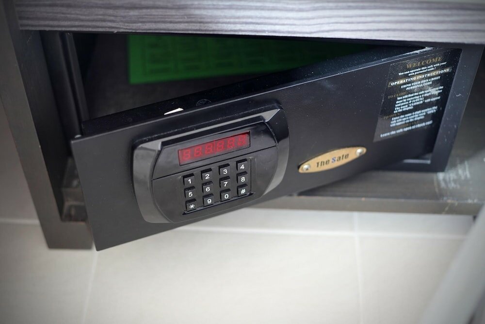 Фото Rambuttri Village Inn & Plaza