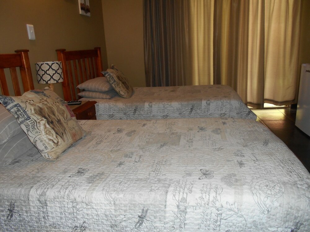 Фото Meerkat Manor