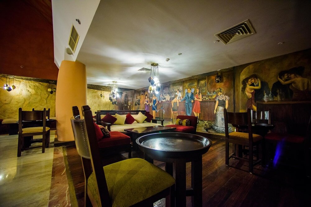 Фото Carols Beau Rivage Hotel