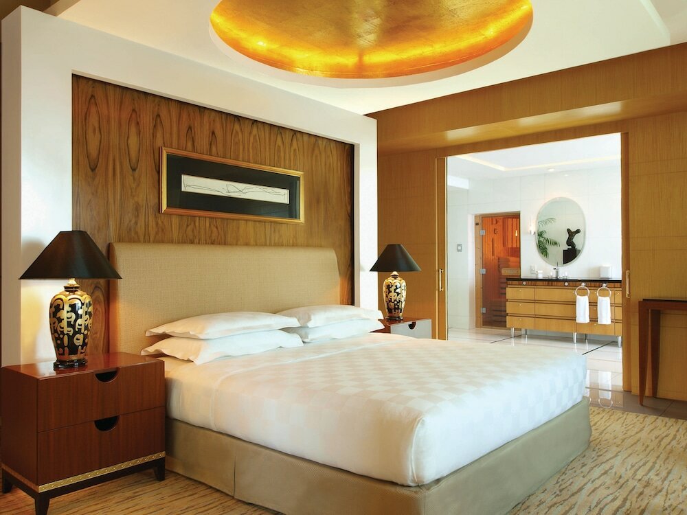 Фото New Coast Hotel Manila