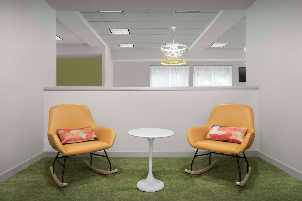 Фото Comfort Inn & Suites Airport