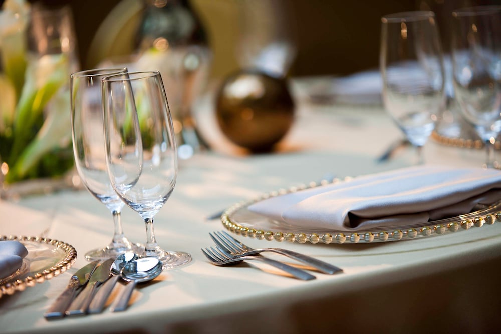 Фото Renaissance New Orleans Arts Warehouse District Hotel