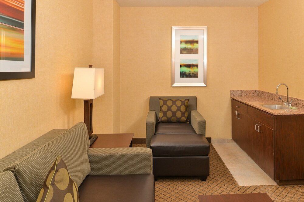 Фото Holiday Inn Express Sacramento Airport Woodland, an Ihg Hotel