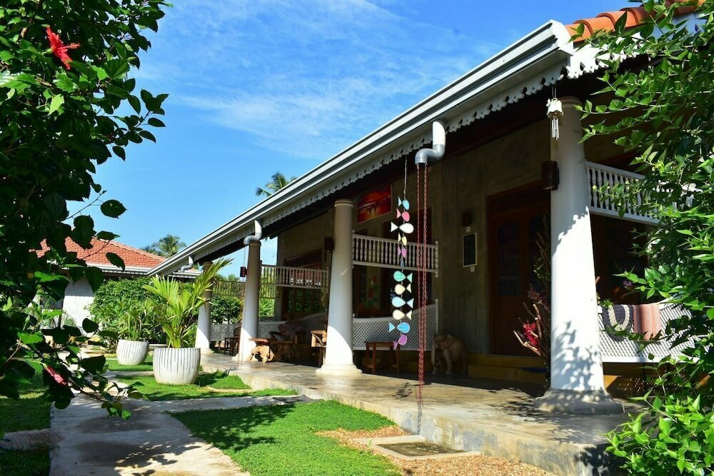 Hotel Thambili cabanas, Hikkaduwa, photo