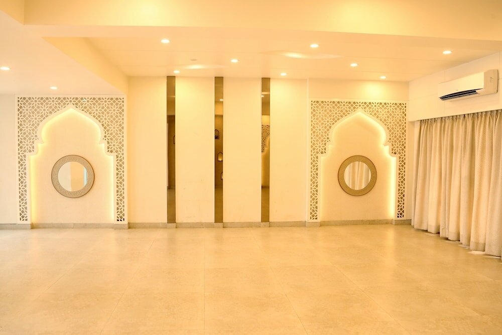 Фото Отель Aurangabad Gymkhana Club