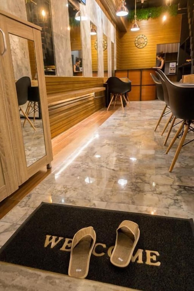 Фото Comfy Bed Hostel - Adults Only
