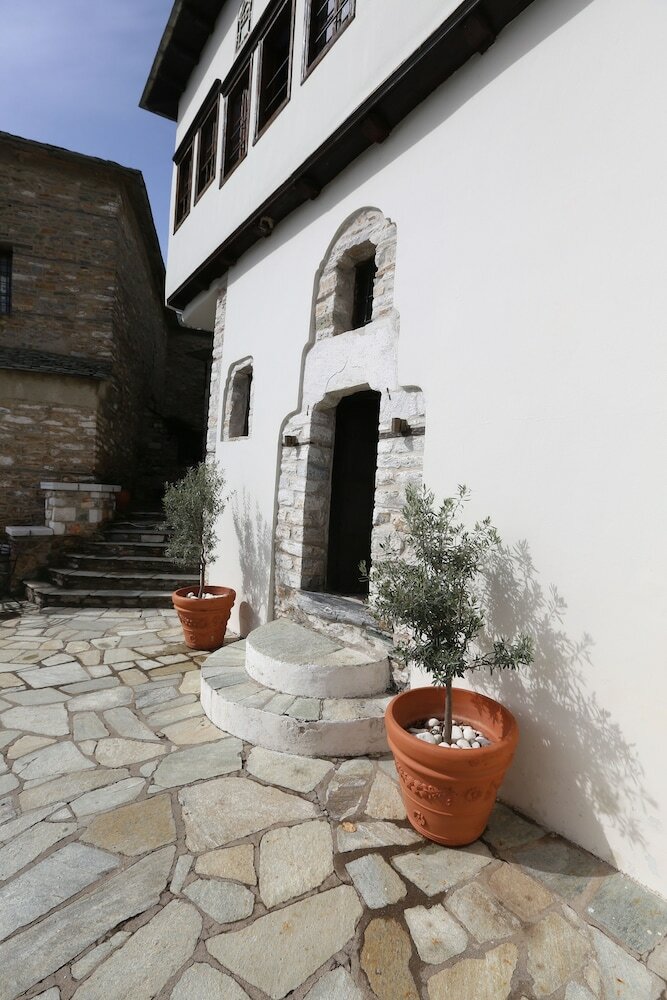 Фото Archontika Karamarlis