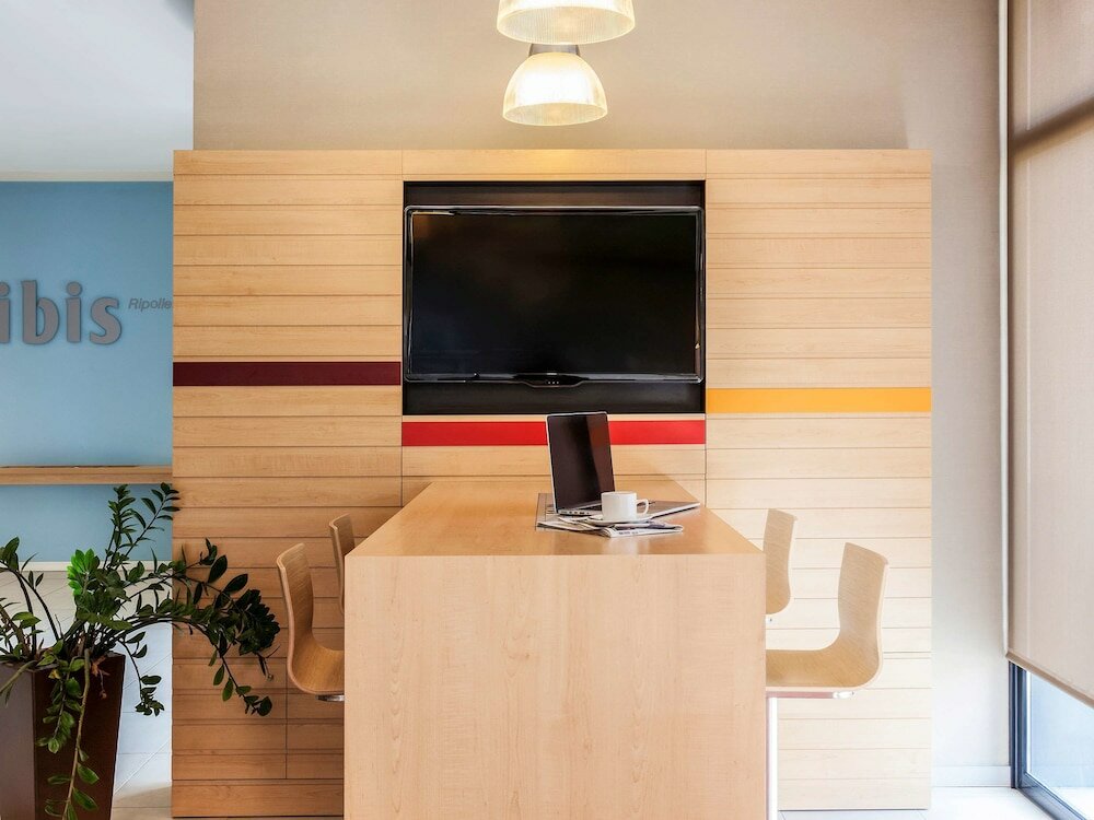 Фото ibis Barcelona Ripollet