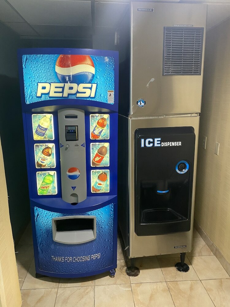 Фото Wingate by Wyndham Springfield