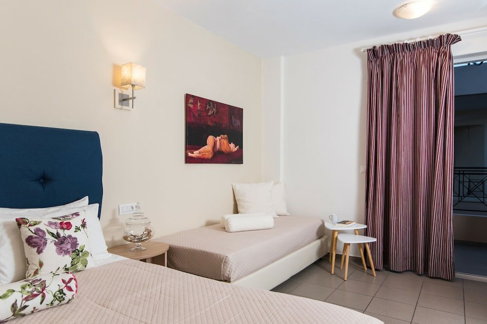 Фото Mirage Studios