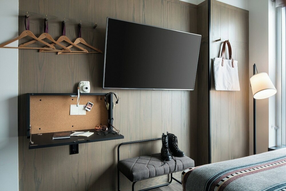 Фото Moxy Louisville Downtown