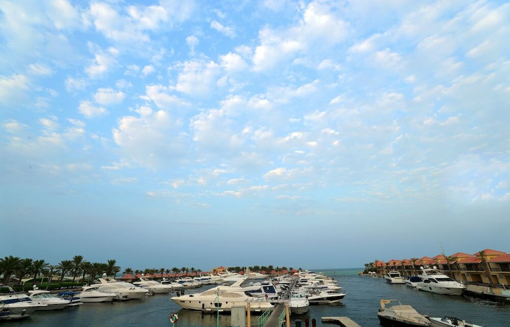 Фото Al Bander Hotel & Resort