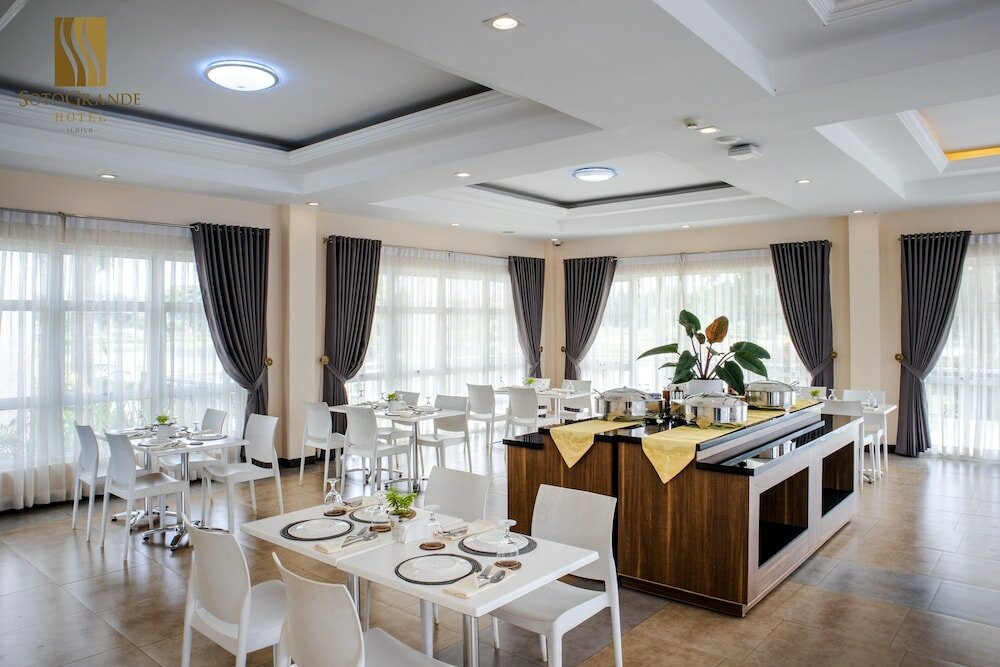 Фото Sotogrande Iloilo Hotel